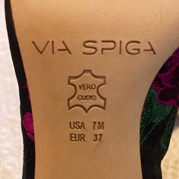 Gorgeous Via Spiga Satin Flower Mary Jane Shoes, 7 - Picture 2 of 6